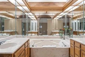Table Rock Landing Resort - Bathroom