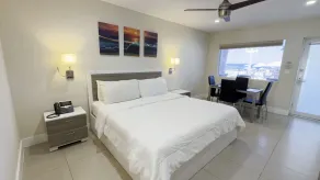 Diane Oceanfront Suites - Room