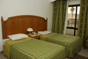 Catherine Plaza Hotel - Quarto