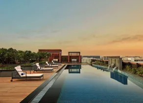 Doubletree By Hilton Bengaluru Whitefield - Pool