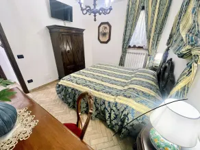 Charming villa in Umbria - sleeps 16 - lake view - Pool, jacuzzi and events room - Zimmer