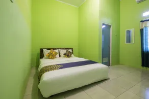 RedDoorz Syariah near RS Dr Hafiz Cianjur - Værelse
