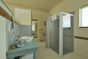 Whalesong Lodge - Bathroom