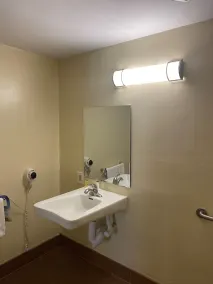 Days Inn by Wyndham St Augustine I-95-Outlet Mall - Salle de bain