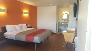 Motel 6-Columbus, OH - OSU - Room