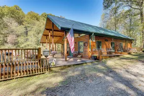 Deck & Sauna: Avalon Woods Riverfront Retreat - Interiør