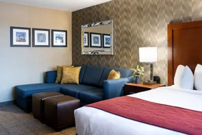 Comfort Inn & Suites Logan International Airport - Room