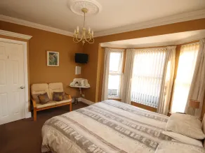 The Courtyard Guest House - Chambre