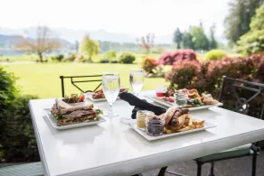 Rowena's Inn On The River - Restaurant