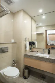 AR Suites KLJ Square - Bathroom