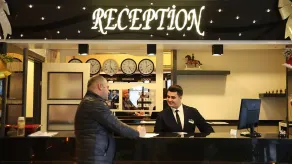 Life Corner Hotel - Recepción