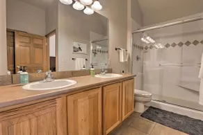 NY! Chic Silverthorne Condo, skridt til Blue River! - Interiør