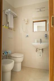 Hotel Residence Mara - Bathroom