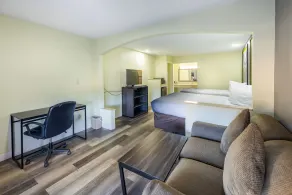 Super 8 by Wyndham Jackson MS Near the Fairgrounds  - Chambre