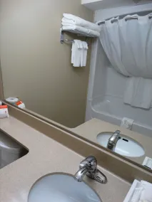 Quality Inn & Suites Amsterdam - Salle de bain