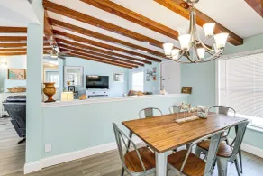 5 Mi to Manatees! Waterfront Crystal River Home - Interiör