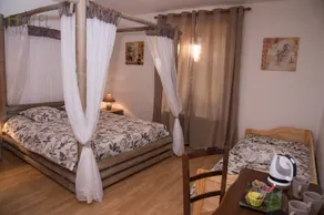 Hôtel Les Remparts - Zimmer
