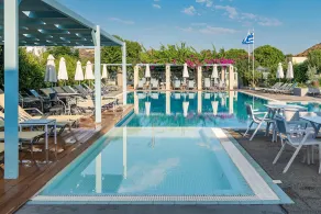 Nissia Kamares - Piscine