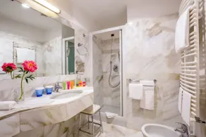 UNA Hotels Empire Roma - Badezimmer