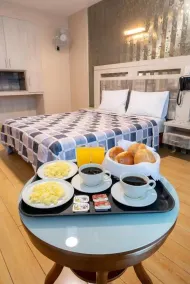 HOTEL QUADRUM - Room