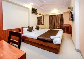 Hotel Lucky Goregaon - Room