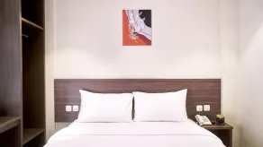 Lun Hotel Manado - Habitación