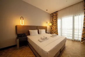 V Center Hotel - Room