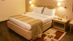 Dee Marks Airport Hotel & Resorts - Værelse