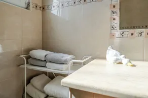 Spazioso, Giardino e Parcheggio Privato - Spa