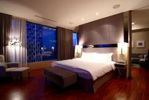 Hung's Mansion - Room