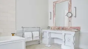 Buxted Park Hotel - Bathroom
