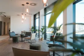 Frames Hotel GmbH - Reception