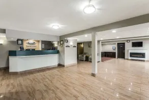 Econo Lodge Madison East - Hall