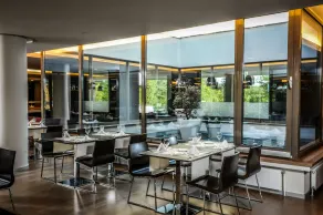 Ramada Plaza by Wyndham Bucharest Convention Center - Restaurant