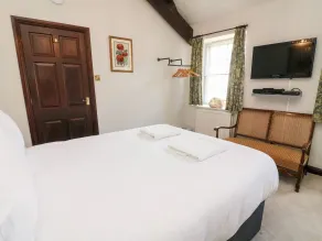 Piggy Bank Cottage - Room