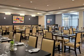 Delta Hotels by Marriott Chicago Willowbrook - Restaurant