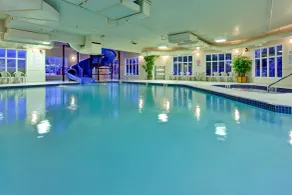 Holiday Inn Express Airdrie by IHG - Piscine