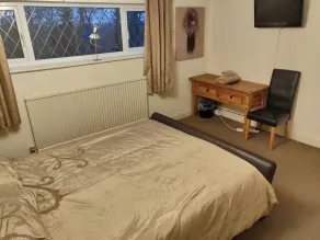 4 Bedroom & 4 Bathroom House Near St Neots - Rum