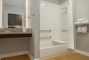 TownePlace Suites by Marriott Jackson Ridgeland/The Township at Colony Park - Salle de bain