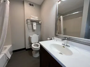 Baymont by Wyndham Peoria - Salle de bain