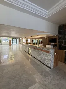 Treehouse Hotel - Réception