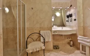 Best Western Plus Hotel Genova - Bathroom