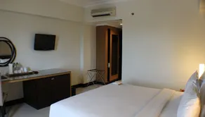 Hotel Santika Pandegiling - Surabaya - Room