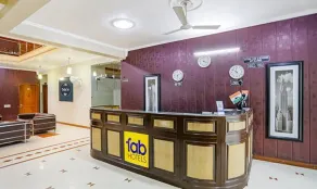 Fabhotel Traika Inn - Reception