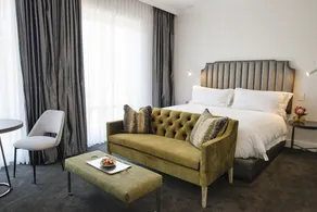 Queen Victoria Hotel by NEWMARK - Room