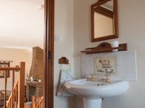 Frankaborough Farm Holiday Cottages - Bathroom