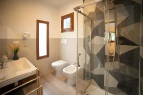 "saracena" Holiday Home With Private Beach and Swimming Pool - Badeværelse