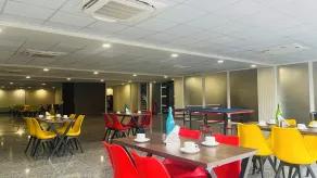 ZEN Suites Gurgaon - LUXE Stays Collection - Restaurang