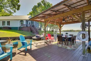 Cross Hill Lake House Rental w/ Panoramic Views - Interiør