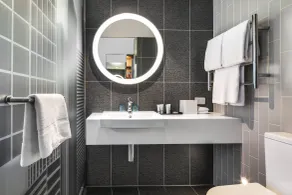 Holiday Inn Express Melbourne Little Collins by IHG - Baño